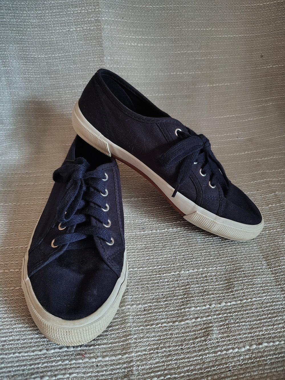 Classic navy canvas lace-up sneakers from Old Navy in women's size 7